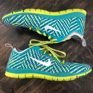 NIKE FREE TR FIT4